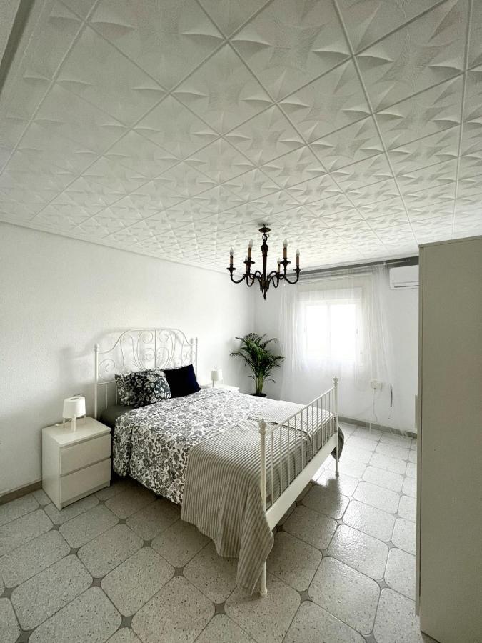 Holiday&Vacations Apartment On The Beach บาเลนเซีย ภายนอก รูปภาพ