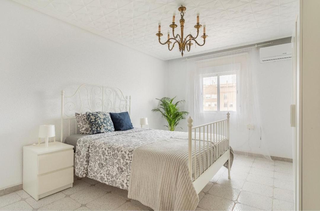 Holiday&Vacations Apartment On The Beach บาเลนเซีย ภายนอก รูปภาพ